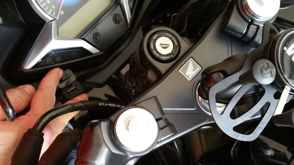 نصب سوئیچ مخفی روی موتور سیکلت